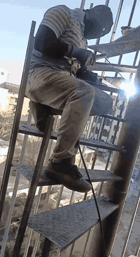 السلام عليكم معلم حداد مصري مقيم في بغداد يبحث عن عمل وهذا شغله اللي يريده في عمل يرجي الا علي الرقم وشكرا 
‏‪***********‬‏
