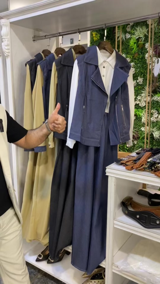 اللي حبيتو كررته الكم بهذا الفيديو بسعر يخبلللللللل 🫰🏼🫰🏼 الاسعار الحقيقية والحلوة يمنا 💙❤️ .. وجمال القطع  وجودة الكوالتي يمنا .. عنوانا اسعار حلوة وجودة عاليه تعالي شوفي هذا الفيديو ..  سعر التوصيل 5 الاف دينار  بغداد وكل المحافظات  العنوان : بغداد الدورة سوق الاثوريين شارع نادي المجتمع العائلي رقم الهاتف ***********___***********  .. . . . . . . #ملابس #ازياء #اكسبلور 
