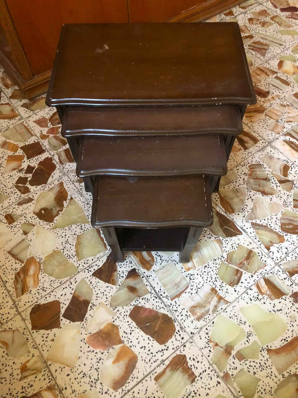 السلام عليكم غراض للبيع الطبلات 25 والطابوريه 10 والكومدي الابيض 25 وعربانه الطفل  مع الالعاب60 للاتصال على 

‭***********‬

