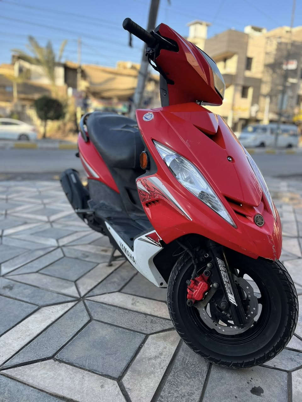 السلام عليكم دراجة GTR ثعلب للبيع الدراجة طالعة 11/7 من الرمبة الدراجة اجدد من الجديدة الدراجة اذا ممدودة عليها سبانة تاخذها بلاش مكفولة من الطول للطول اوراق وياها لون مميز احمر السعر مليون و300 وبيها مجال كلش قليل مكاني بغداد الحرية دور نواب الظباط قرب الضريبة للاتصال ***********
