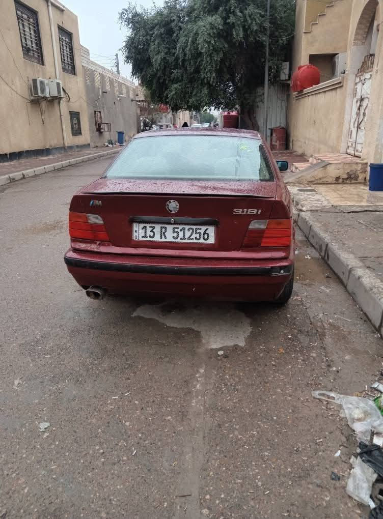 السلام عليكم
BMW صقر موديل 1992 مكينه وگير ونجي اوتو ماتيك  كامله
كهربائيات كامله السياره 
 تايرات نظيفات
رقم انكليزي رقم ميسان السياره في ميسان قطاع 28 شارع السوق
السعر 38 ورقه مستعجل ع بيعتها
للاتصال ***********
