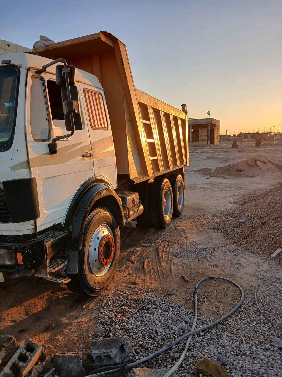 البي للبيع مديل ١٩٨٧مكفوله من كلشي اصل راس ثلاث لوحات بسمي مكينه ٣٥ جديده  مجموعه جيئف رقم الهاتف *********** شاصي مكفول حتى من صبغ
