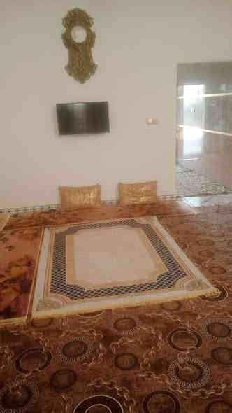 سلام عليكم بيت كامل سيراميك وبياض والبخ خارجي مسيج كامل مكمل مساحة ٥٠٠متر والبناء ١٨٠ سعر بلاش ٣٨وبي مجال ‏‪***********‬‏ تفاصيل اكثر تصل
