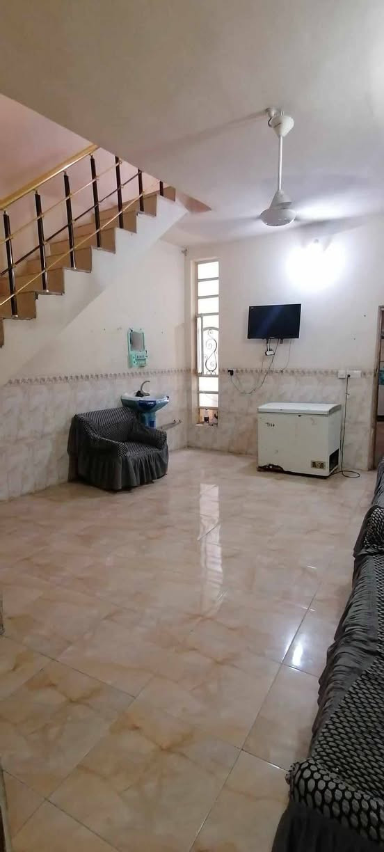 سلام عليكم بيت للبيع قرية شفتة السعر 95 قرب اسواق لحضة المساحة 150 متر طابو زراعي  رقم هاتف ‏‪***********‬‏
