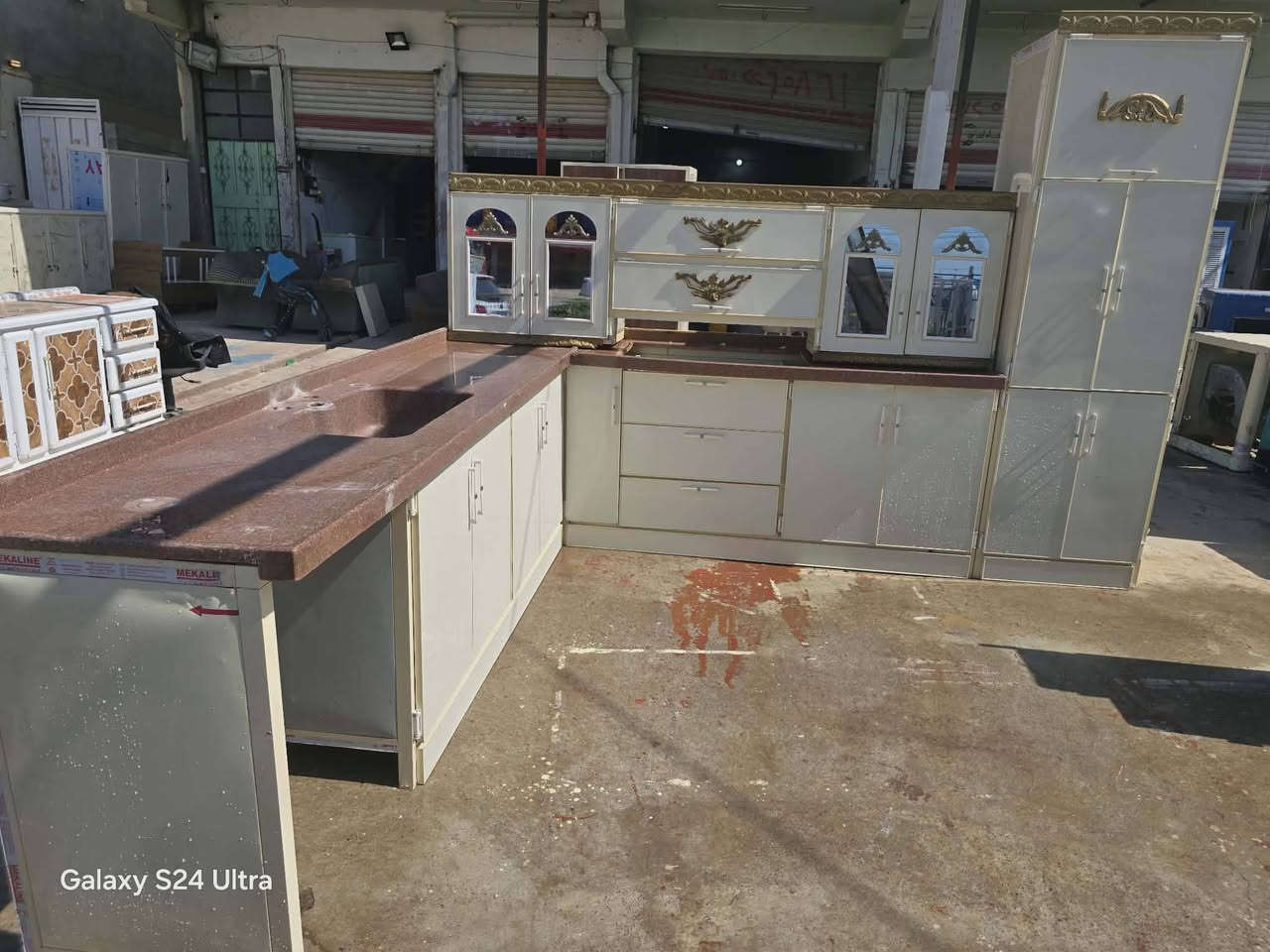 كاونتر نضيف بيع مستعجل سعر ٥٠٠الف قياسات ارضي مع الدنكه ثلاثه متر و٢٠سنتم وسنك ثلاثه متر و١٠سنتم كلو مرمر


**إذا كنت صاحب هذا الإعلان وتريد حذفه لأي سبب، رجاءا أرسل رسالة إلى الدعم الفني**