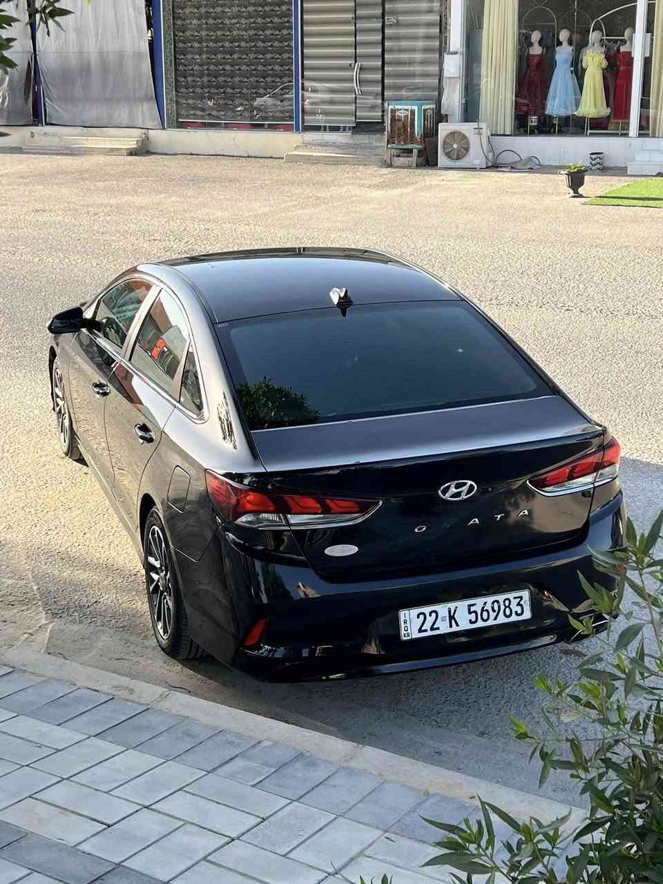 للبيع سيارة: هونداي  سوناتا   
•الضرر: جاملغ وبنيد ( بدون دواخل )
•الرقم: اربيل
•الايرباكات: بدون ايرباك

•المواصفات :
▪️السيارة: هونداي 
▪️الموديل: 2018
▪️المحرك: 2.4 لتر 
▪️العداد: 90 الف مايل
▪️حجم الويل: ويل كب حجم 18 آنش مع طقم تايرات بحاله ممتازه
▪️لايتات زينون مع حاجب LED  مع كشافات دعامية زينون
▪️بصمات عدد 2 للأبواب مع بصمة تشغيل وتشغيل عن بعد
▪️حساس خلفي
▪️كامرة خلفية دوارة اصل مع الستيرن
▪️شاشة الدشبول حجم كبير للتحكم بايعازات السيارة
▪️گير شفتر بالستيرن للتحكم بالگير العادي
▪️غرفة السيارة مخمل اسود اصل
▪️قطعتين تبريد امامي وخلفي
▪️تدفئة  لكشنات المقدمة
▪️سستم صوت
▪️تحكم ستيرن جهتين بلوتوث وحاكية وكروس سرعة وتحكم صوت 
▪️نظام ABS مانع انزلاق
▪️السيارة جديدة وبوضع الشركة.

السعر المطلوب : 135 ورقه ( مع المجال البسيط )
 
الاتصال على: ***********
