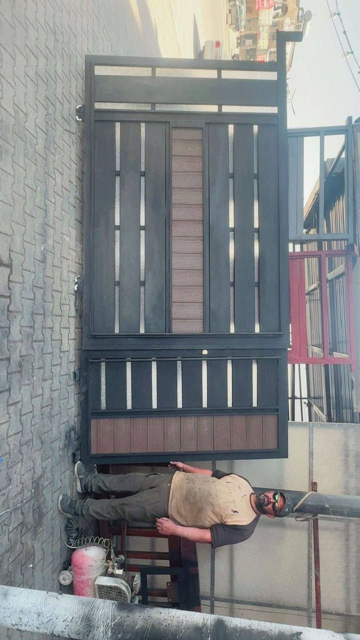 حداحده علي الشمري ابواب شبابيك محجرات سقايف كرفانات بغداد الدوره رقم الهاتف واتساب ***********
