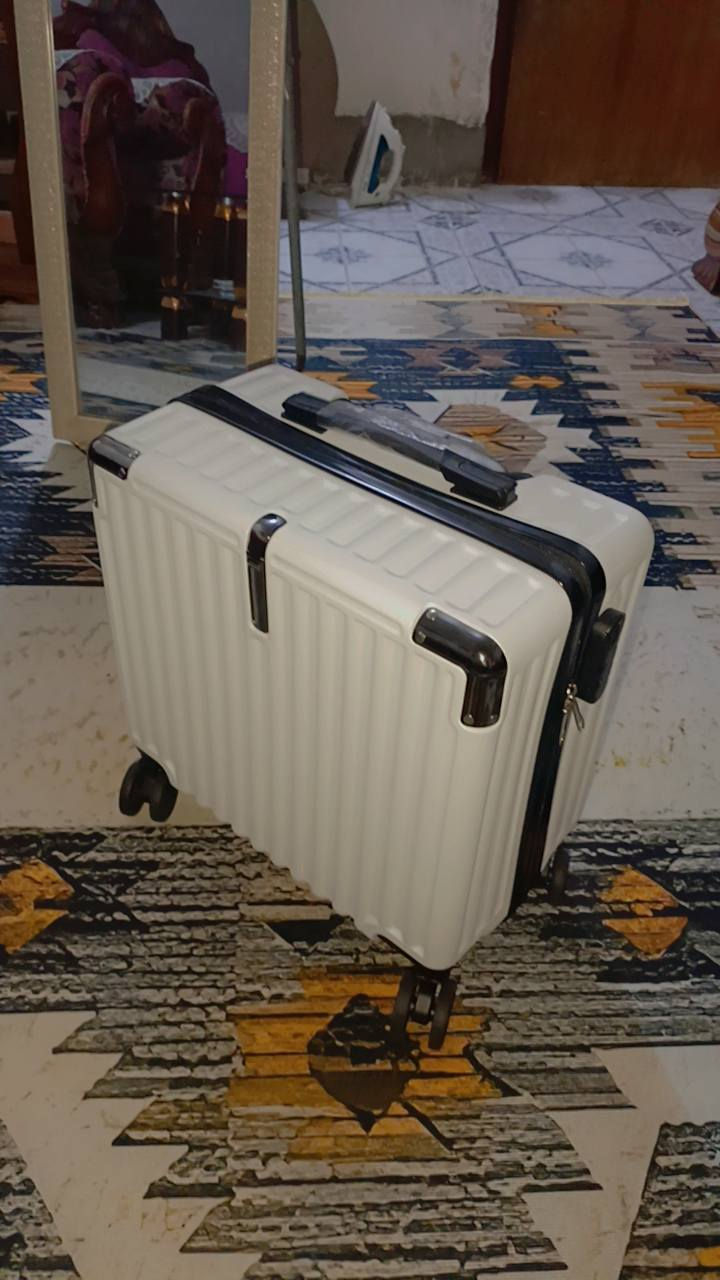 جنطه حلوه مرتبه مال نفر واحد شبابيه 
25 الف


**إذا كنت صاحب هذا الإعلان وتريد حذفه لأي سبب، رجاءا أرسل رسالة إلى الدعم الفني**