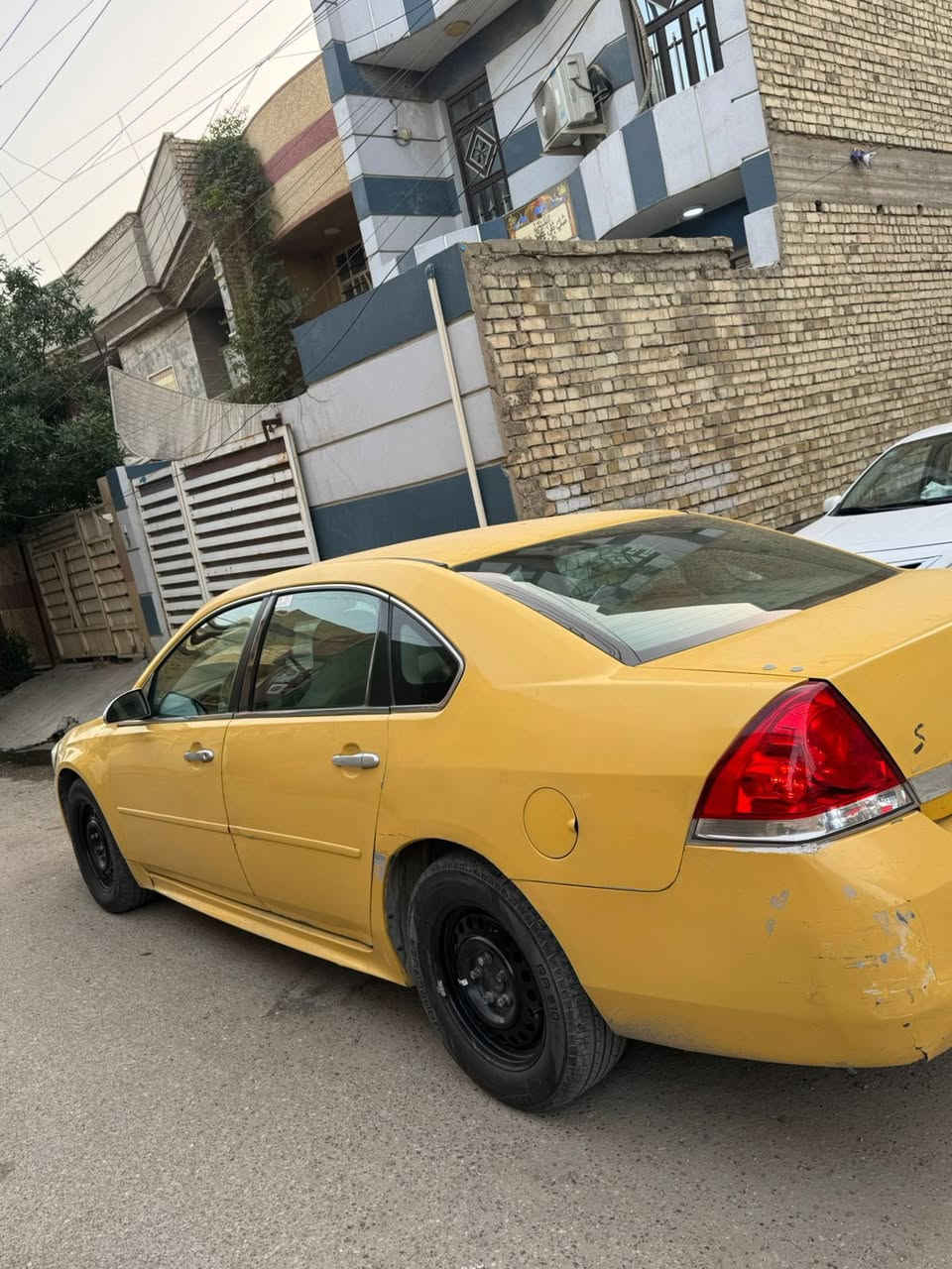 السلام عليكم أمبالا 2009 جاهزه بيها نقص بالصدر الأمامي گير ومكينه وكهربائيات تمام ويل 16 دواخل حلوه سنويه بإسمي رقم جديد وهزه جديده سعر 60 وبي مجال تقدير اليجينه . الإتصال *********** .
