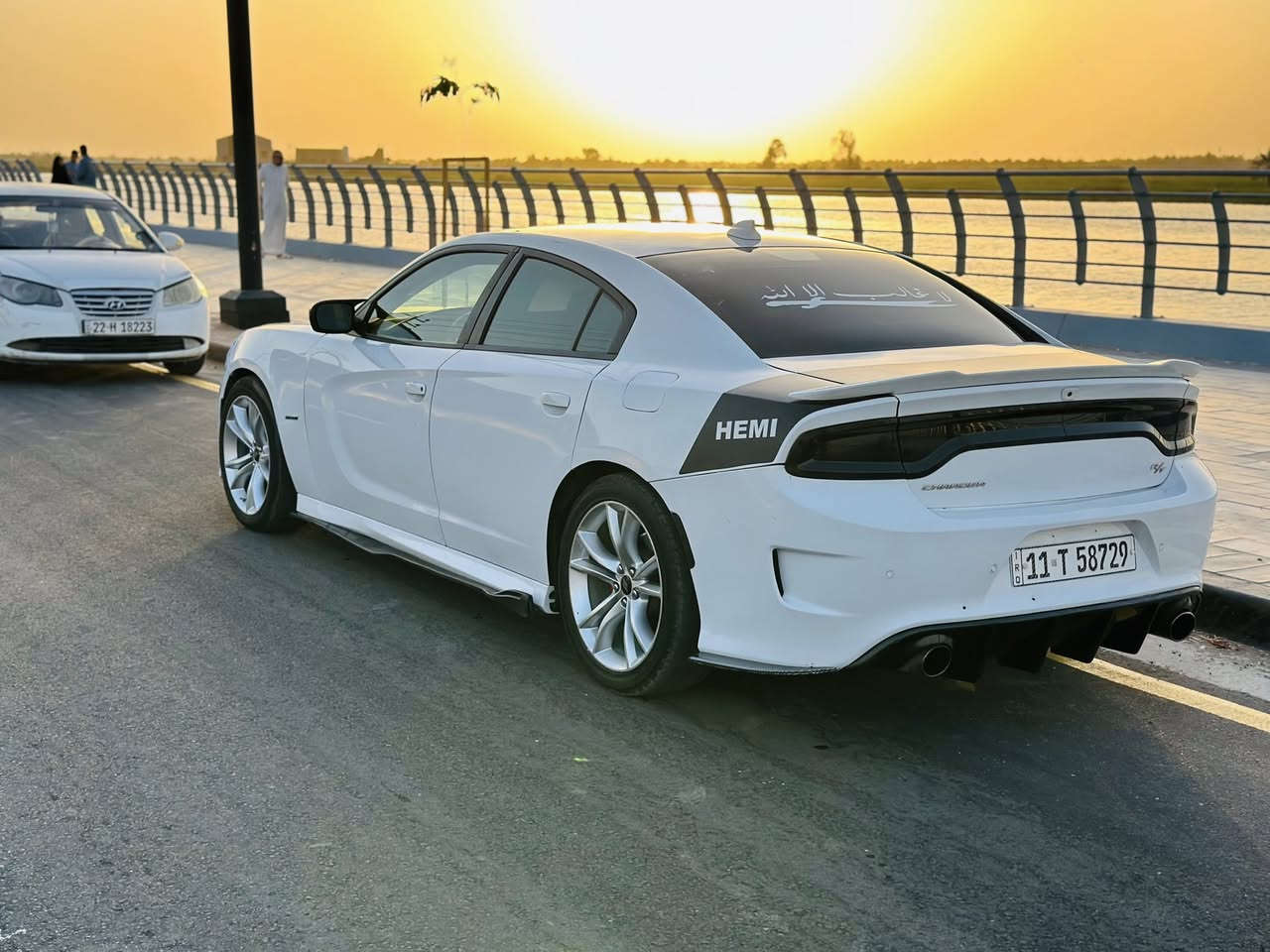سلام عليكم ورحمه الله وبركاته 
البيع فقط جارجر موديل 2019اصل اصل 
هيمي 5/700 مكينه وكير شرط بل الكارتون 
1/حداديه ميه بل ميه 
2/لايت زنون
3/صوت رعب مبرمجه برمجه كامله 
4/فول مواصفات ماعدا الفتحه 
5/كشنات حضن  
6/نقطه عمياء 
صور الحادث بل المنشور والسونار موجود الحد يخابر ويكول شبيها
سياره جديده وتخبل ما نقصها برغي 
رقم بغداد تحويل ثاني يوم السعر 152وبيها مجال الطيبين رجاء المو شراي لا يكسر بل السعر 
رقم هاتف ***********
