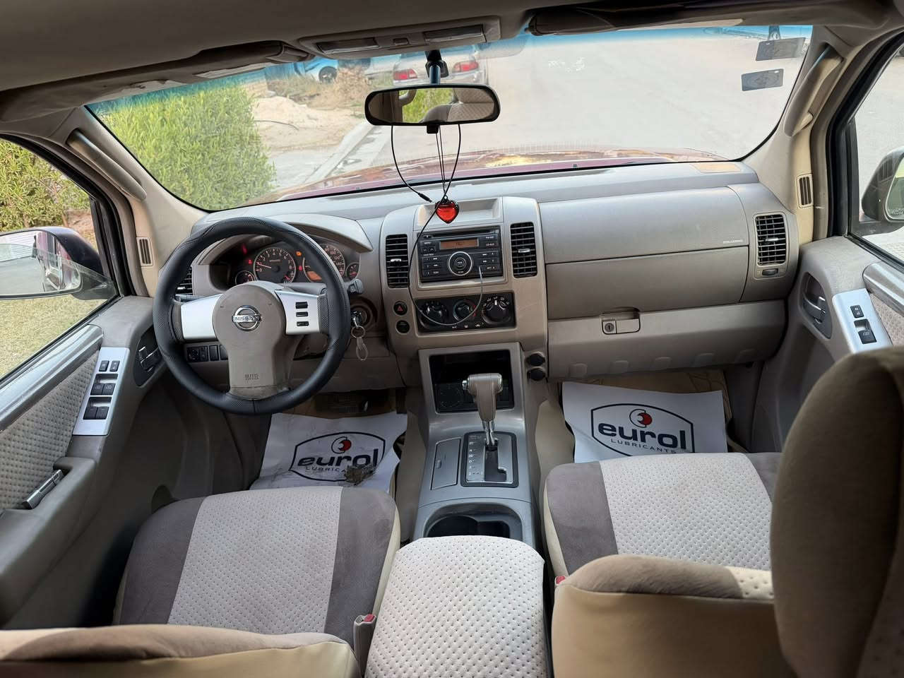 نيسان باثفندر 2008 امريكي سبعه راكب لون ماروني رقم بغداد الجديد باسمي مسويلهة ادامة كاملة صدر تايرات بلكات نوزلات محرك 6 سلندر ماشية 169كم السيارة داخلة كلين للعراق فقط صار بيهة صبغ هنا بابتين والجاملغ كلير طخة خفيفة بدون ايرباك وبدون دواخل والسونر بلمنشور السعر 79 وبيهة مجال مكاني بغداد حي الخضراء او العامرية 
***********
