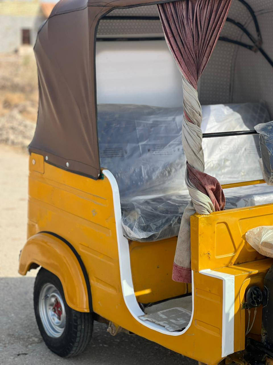 سلام عليكم تكتك للبيع موديل 19شهر 12كشره كفاله من الضربه فقط زلغ بصفحه تكتك حلوه مرتبه مال جناي مكينه ناعمه وحلوه مبدل بس ولفات بيه فراش دوشمه لايت زنون اشاير تخم تأير جبلي سعر 4و800وبيه مجال شراي اتصل أو واتساب ***********
