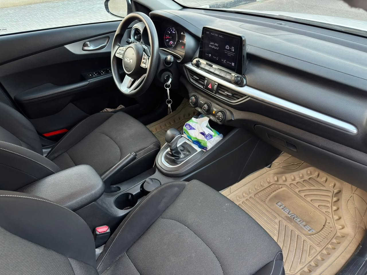 السلام عليكم كيافورتي موديل 2023 كفالة عامه تغرير غرق وكلشي شغال بيها بدون تبديل ولابرغي جديده السياره مكينه كير تبريد حداده رقم بصره معوقين مكان السيارة بصره السعر 160 ورقه ***********
