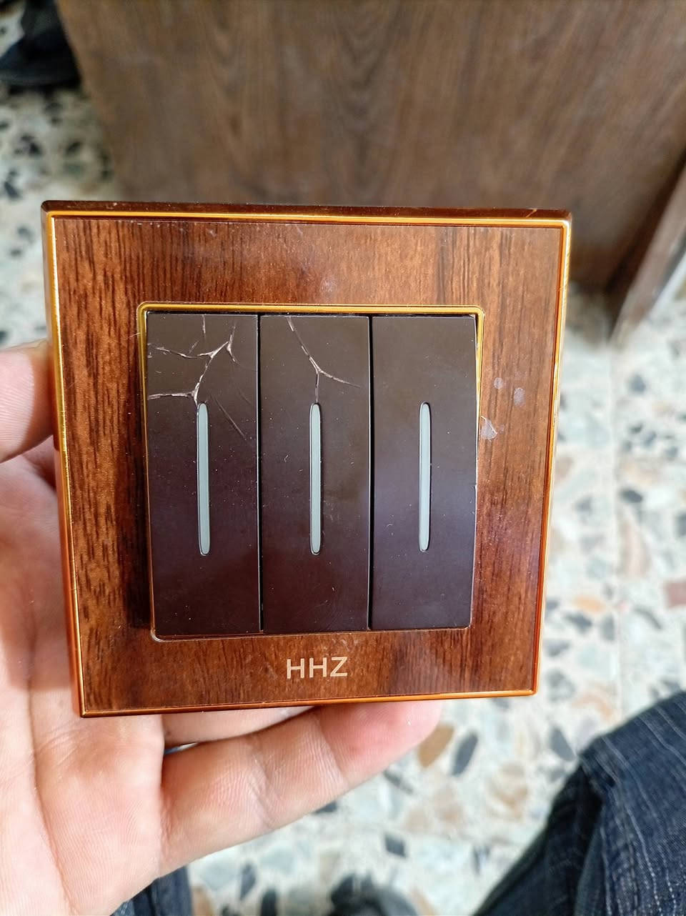 سلام عليكم سويجات ديكور منوعه وجوزات احاديه منوعه سويجات القطعه ب٥٠٠دينار شلعه والجوزه الاحاديه ب٧٥٠ للإستفسار إتصال ***********
