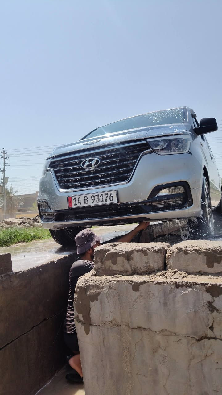 12 سبلاين دخول 23 سنويه سياره جديده بيها حكه باب الاسلايت بصيطه مامثره سياره وضع شركه مسستمه داير ودوس مسح في ئايبي ويلات وبكلايت 0770 4957601  سعر 225
