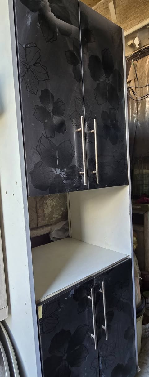 كاونتر مستعمل للبيع خشب باب اول العنوان الكراده  للاستفسار التواصل مع هذا الرقم ***********
