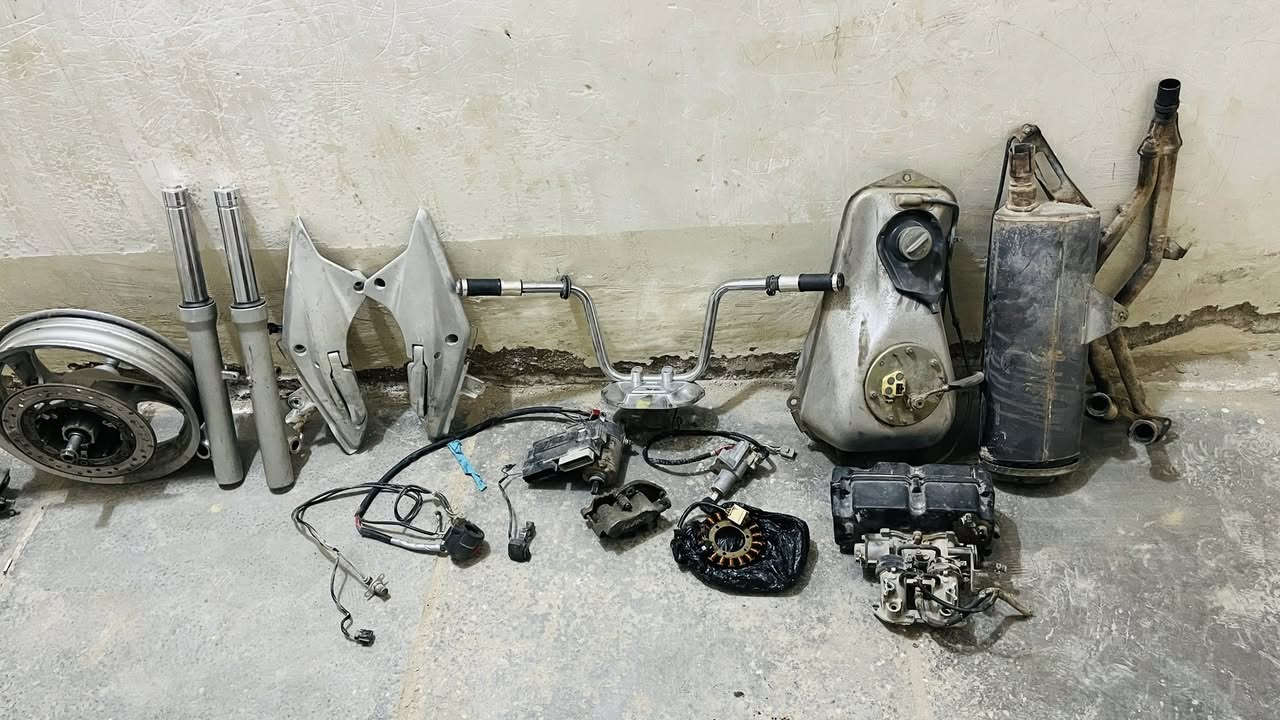 سلام عليكم بسبب الوعود الكاذبه اعيد النشر غراض سلفر ونج تفصيخ شتريد موجود خابرني وبيك خير وتدلل *********** او تراسلني خاص
