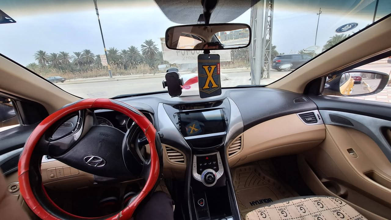 سلام عليكم عيني شباب النترا مديل 12 
خليجي 1800 بسمي هيئه وغرامه  مصفرة 
جاملغ وبنيد  ومكينه مفتوحه السعر 93 وبيه مجال مكان السارة
رميثه  رقمي ***********
