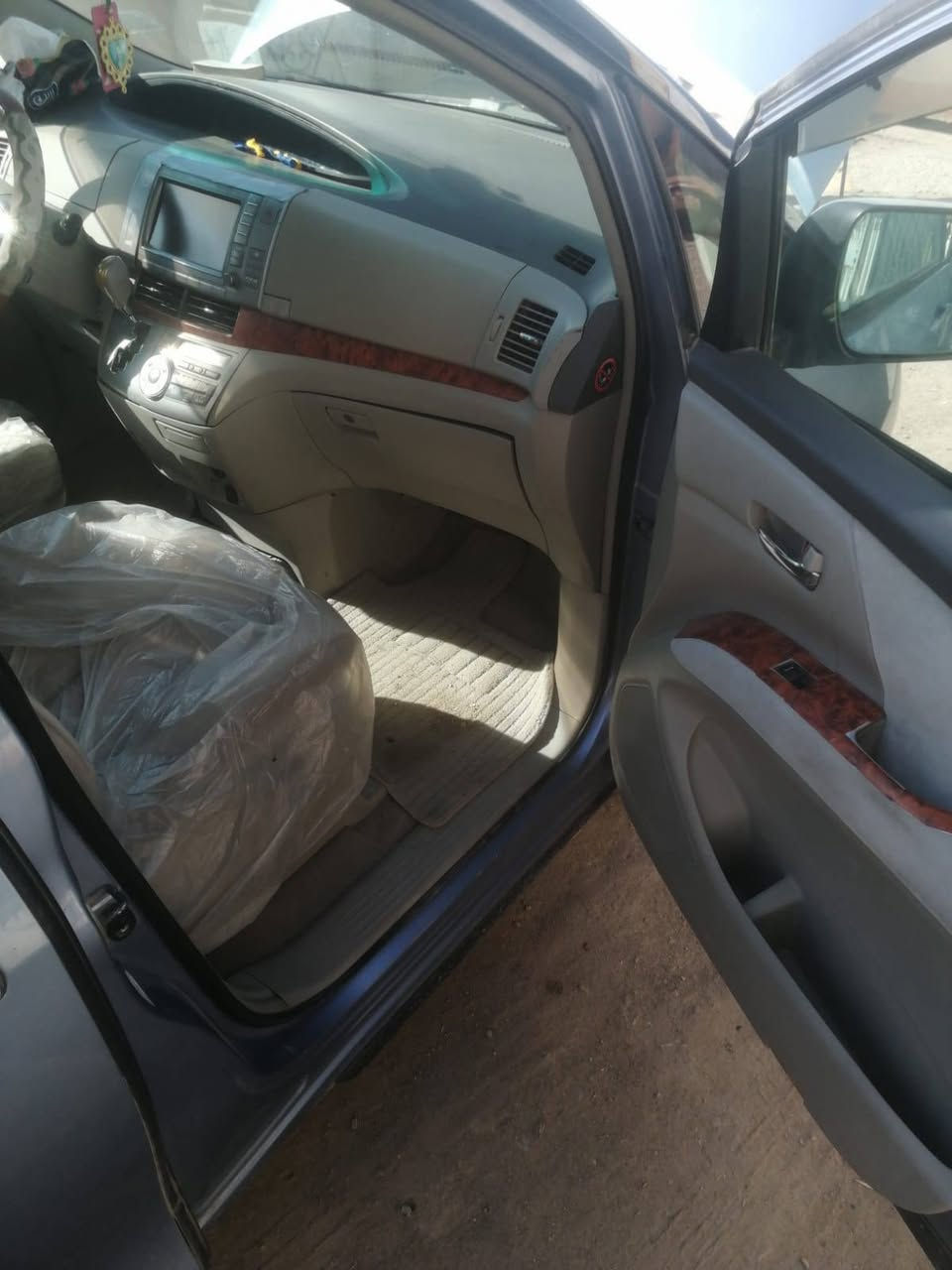 عندي سيارتي استيما ياباني تيوتا سبعه راكب رقم بصره مشروع وطني الف محور يسرى بصمه تشغيل بيبان سلايت كهرباء صندوق كهرباء وبعد بيه مواصفات هواي 
.( رايد مراوس بستاركس حتى لو انطي فرق ) 

مكاني بصره قضاء المدينه.

هاتف ***********

