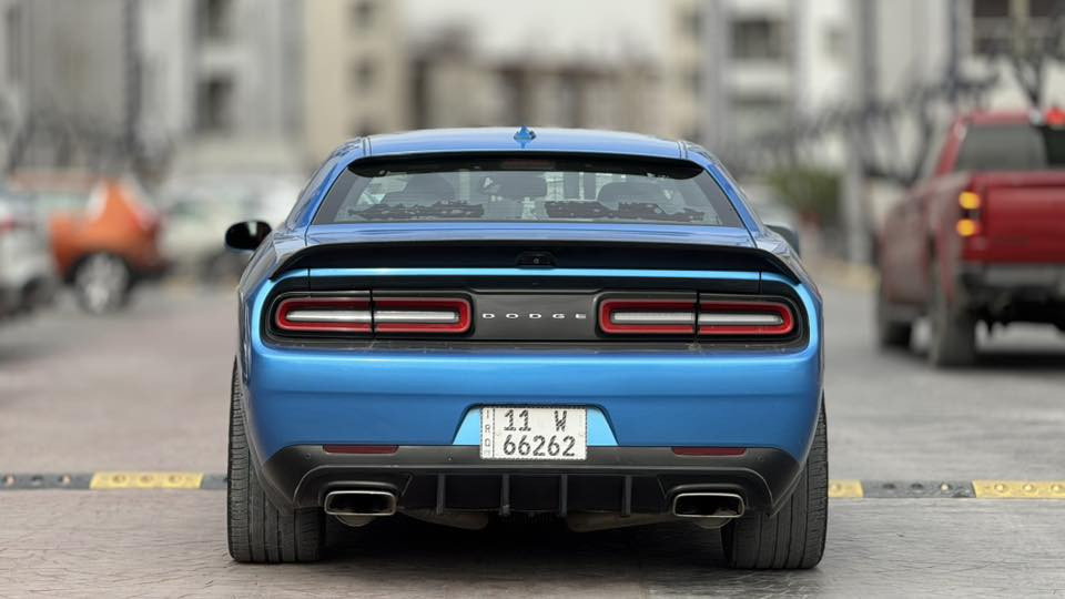 السلام عليكم 
بيع او مراوس
جالنجر قطعة مميزة SHEEKR
مديل : 2016 شيكرر
ماشية : 61mi الف
رقم شاصي 2C3CDZFJ1GH231876
حادثها بنيد جاملغ وو بلادي اصلي نفسه تبدل
وبل عراق بيها بارد بل جاملغ سايق وبراس الشاصي شويه تعديل بداية فقط
فول مواصفات فول عدا الفتحة 
خزن ميموري فول سياره 
دركة عليها ار بي ام 
داخلها كله كاربون فايبر 
مكينة 6400 بلاد و كير مكينة مكفولات شرط
باقي سياره مكفول وبدون نقص جاهزة للاخير
عليها غرفة لوك بعدها
رقم بغداد هزة رقم سنويه جديد بسمي
العنوان : بغداد اليرموك
***********
