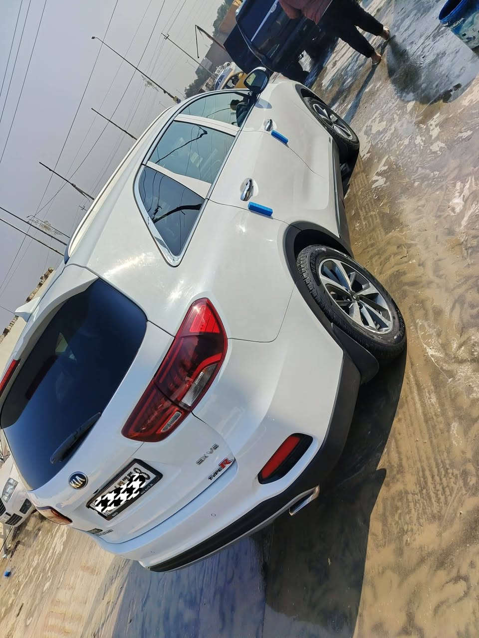 السلام عليكم
سورنتوا ٢٠١٩ وارد امريكي
٦ سلندر فول عدا البنراما
ماشية ١٣١
محرك وگير كفالة 
رقم بغداد هزة جديدة باسمي
سيارة حادثه جاملغ وبنيد نفسهن مصلحات نفس الليبل مابيه تبديل
السعر ٢١٥ وبيها مجال 
مكاني ديوانية
***********
