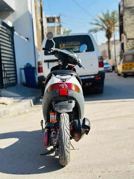 دراجه بطه للبيع الدراجه كاعده مثل مشوفون بالصور نضيفه كلش ب٣٥٠ وبيه مجال شي قليل بغداد للتواصل ***********
