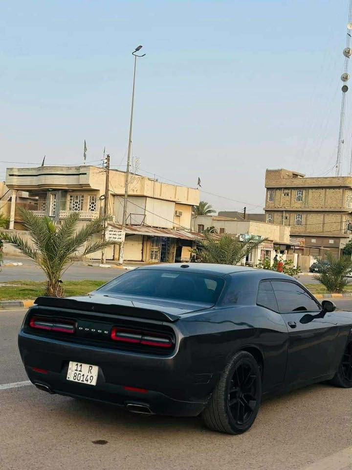 دوج تشالنجر (Dodge Challenger) SXT 2018🖤🔥
⚙️ محرك 3600
🔧 كير ومحرك مكفول
🛠️ صدر أمامي وخلفي جديد
🛞 تايرات جديدة
🛞 ويل 20 وايد بدي
🪑 داخل جلد
📺 شاشة كبيرة
🚗 دعامية أصلية SXT
📱 رقم بغداد الجديد
🚧 حادث جاملغ وبنيد
🎨 بيها رشات تجميلية محسوبة أحزام
✅ السيارة ما ناقصها شي
 بغداد 
***********

