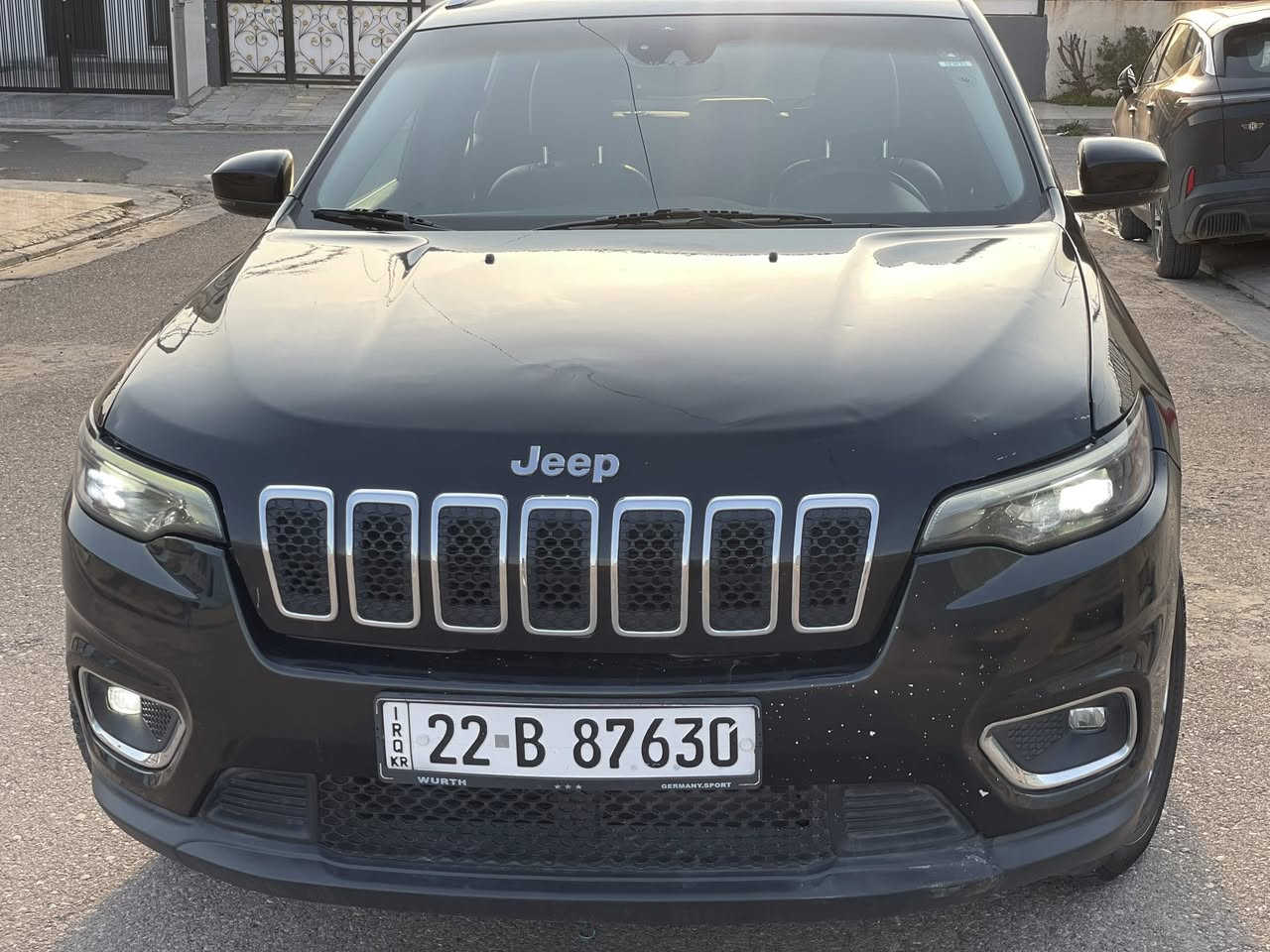 جيب شيروكي 4*4 ( بزون )
6سلندر 
السعر 145$
#مواصفات 
تدفئه كشنات 
تدفئه ستيرن 
شاشه جبيره +كاربلاي 
مستشعر وقوف 
مراقبة النقطه العمياء
مثبت سرعه 
5 مقاعد جلد
سياره كلها بلاديه بس الفيت بم مبدل
#حادث بس بارد من كدام


**إذا كنت صاحب هذا الإعلان وتريد حذفه لأي سبب، رجاءا أرسل رسالة إلى الدعم الفني**