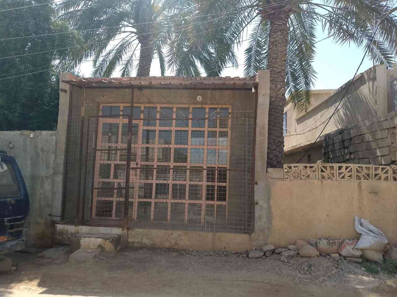 سلام عليكم بيت 400م طابو صرف  بل غالبيه حي العسكري رقم الهاتف ***********
