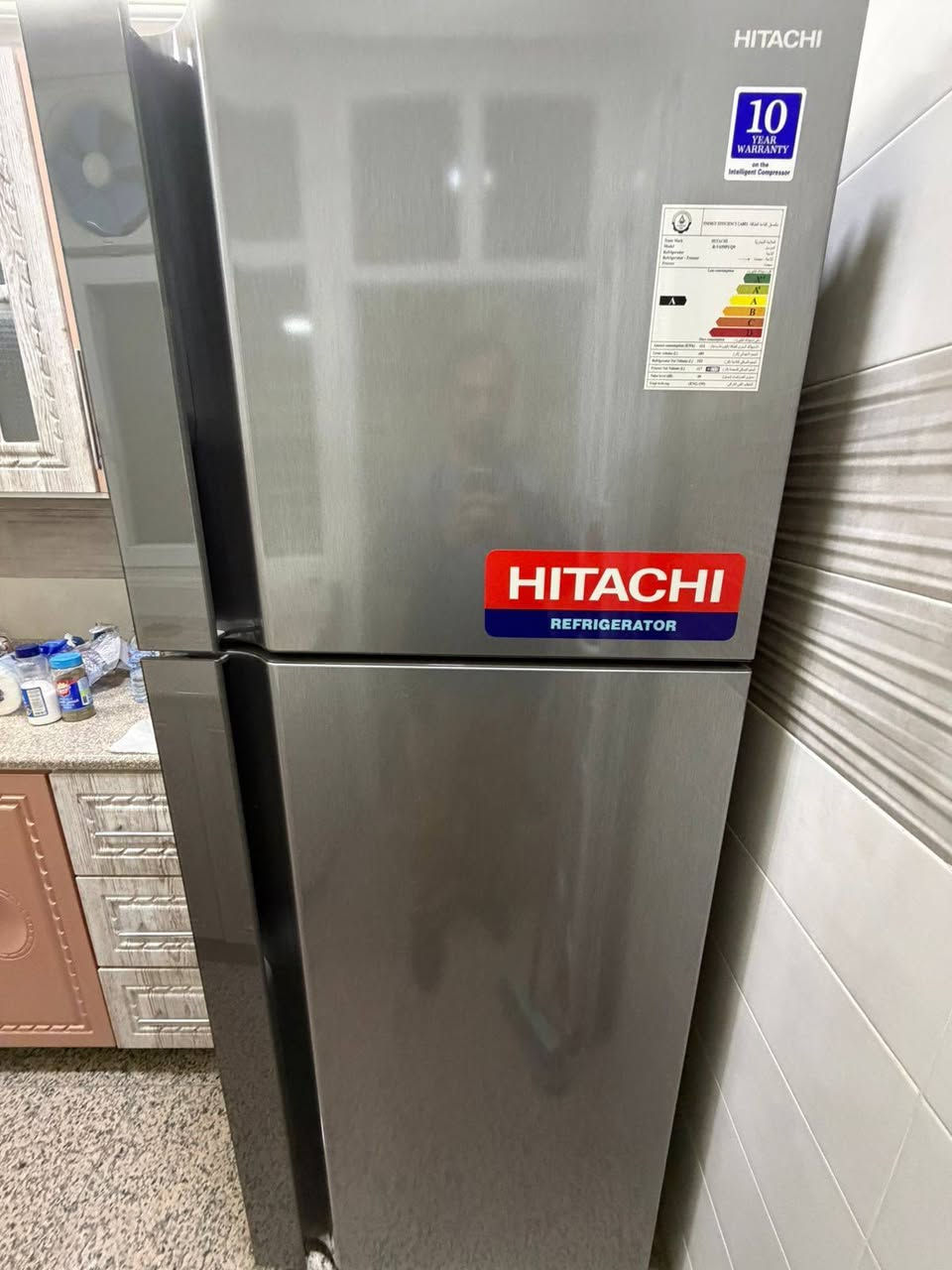 للبيع ثلاجه هيتاشي وغساله الجي   
***********
