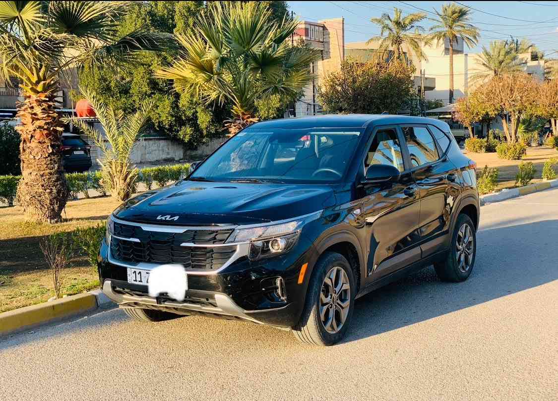 سلام عليكم 
سيلتوس للبيع مديل 2024 
الحادث قبق جنطه فقط 
المواصفات 
ماشيه 11 الف 
محرك 2000 دوش 
بسمي تحويل ثاني يوم 
شاشه كبيره+كامره 
حساس امامي خلفي 
تحكم ستيرن 
تبريد ثلج 🧊 
مكان بغداد 
السعر152$ وماكو بهيجي سعر 
***********
