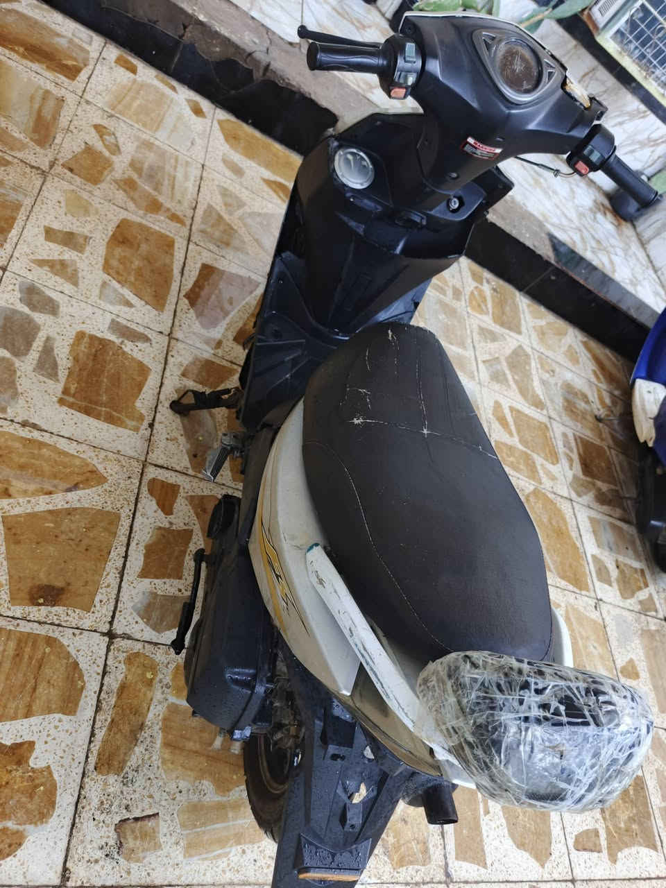 دراجة اف اس شغالة سلف نضيفة وسريعة سعرها 150 وبيها مجال


**إذا كنت صاحب هذا الإعلان وتريد حذفه لأي سبب، رجاءا أرسل رسالة إلى الدعم الفني**