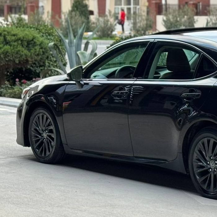 لكزس ES 350 الموديل: 2018
اللون: أسود قطران
الداخل: مشمشي ليمتد (واحد على واحد)
الممشى: 74 ألف ميل
المكان: السليمانية – مركز المدينة
السيارة بيها بونيد صبغ فقط
بدون دواخل وبدون إيرباغ
كير ومحرك وصدر تام
تايرات جديدة
سنوية وفحص وهزة ولوحات جديدة
وكالة حاضر
المواصفات:
فتحة سقف
بصمة تشغيل ودخول
رادار أمامي وخلفي + مرايا
كشنات جلد كهرباء مع تدفئة وتبريد وخزن
ستيرن كهرباء مع تدفئة
شاشة كبيرة
تحكم ماوس
أنظمة قيادة: Eco / Normal / Sport
تحكم ستيرن + مثبت سرعة
شفتات ستيرن
محرك 6 سلندر سعة 3500
نظام صوت فاخر
السيارة نظيفة جداً وجاهزة للفحص

رقم صاحب سيارة ***********
