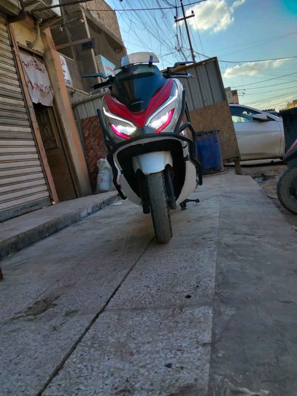 السلام عليكم دراجة pcx جيل ٣ موديل 2020 للبيع الدراجة فول مواصفات تتفأة يدات استان حساس بصمة  دراجة وارد فتنام عليهة تزويد بصيط دراع تجوة خلفية كشن رياضي بيهة السعر 13 ورقة وبي مجال مكان البلديات  ***********
