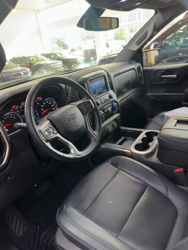 تكساس ايدشن RST
مرقم اربيل بسمي
ماشي بأمريكا ٦٢ وحاليا ٨٠
***********
***********
🚘 للبيع شيفروليه سيلفرادو RST Texas Edition 🚘
للبيع شيفروليه سيلفرادو فئة RST Texas Edition، سيارة مميزة بحالة ممتازة ومواصفات عالية.
✅ المحرك: 8 سلندر (V8) سعة 5.3 لتر EcoTec3 ✅ القوة: 355 حصان ✅ عزم الدوران: 383 رطل-قدم ✅ ناقل حركة أوتوماتيك 10 سرعات ✅ تشغيل بصمة وستارت عن بُعد ✅ شاشة معلومات وترفيه كبيرة ✅ Apple CarPlay و Android Auto ✅ كاميرا خلفية ✅ حساسات ومزايا أمان متعددة ✅ مقاعد مريحة وفخمة ✅ عجلات ألمنيوم قياس 20 إنش ✅ شعار ومواصفات Texas Edition ✅ نظام سحب (Tow Package) ✅ إنارة LED أمامية وخلفية ✅ مكبس (فل مواصفات)
السيارة جاهزة للاستخدام ولا تحتاج أي مصروف.
📞 للاستفسار والاتصال: 0770 841 7628
بعض مواصفات محرك 5.3 لتر في سيلفرادو RST تشمل 355 حصان و383 رطل-قدم من العزم مع ناقل حركة أوتوماتيكي 10 سرعات. �
Edmunds +١
إذا تريد إعلان بصيغة أكثر احترافية للترويج الممول على فيسبوك مع عبارات جذب للزبائن، أگدر أجهزه إلك أيضاً.

