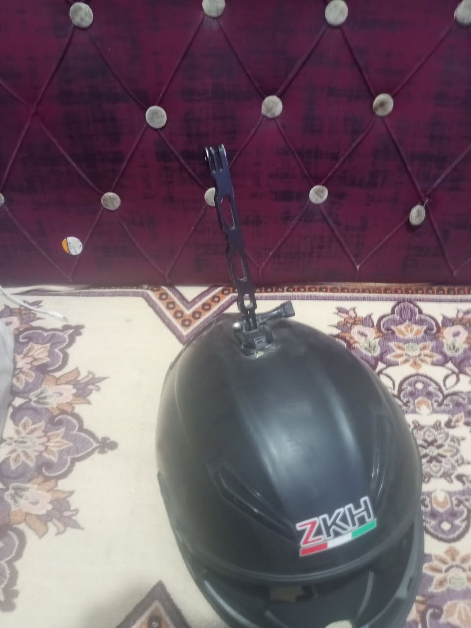 سلام عليكم خوذه نضيفه وتخبل بيها ستاند مال تصوير بس تخلي الكامره رايدها ب٧٥ وبيها مجال مكاني حي الجهاد ***********
