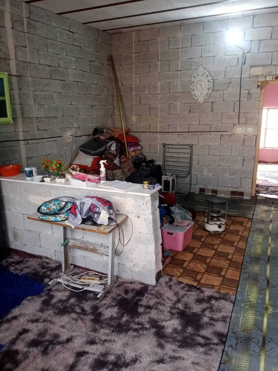 دار للبيع بناء بلوك مساحه 70 متر عكاده فرمستون بي نواقص لبخ والارضيه بيع مناسب حي الامين الثاني كامل خدمات قريب الشارع 150م وتساب ***********
