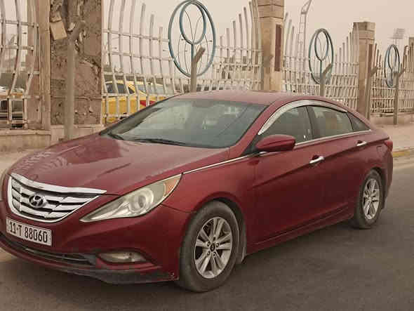 السلام عليكم بيع مستعجل
سوناتا للبيع 
موديل 2011
ضربته كما موضحه كدامكم
تايرات تخم كامل 
صدره نضيف 
تبديل دهنه الله شاهد 75الف اصلي وكاله
سياره نضيفه الى درجه
للتواصل فيس متواجد او رقم الهاتف
***********
***********
