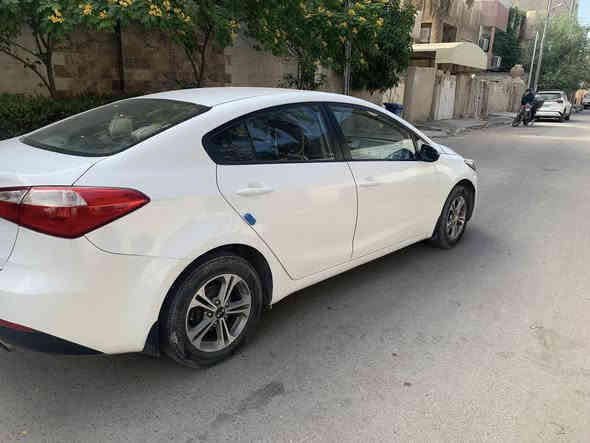 سلام عليكم كيه سيراتو ٢٠١٤ للبيع بيه صبغ حزام بدون دواخل سياره جاهزه من كلشي تريد تحويل تريد وكاله مكان بغداد الحريه سعره ١٠٠ وبيه مجال قليل رقم الهاتف ***********
