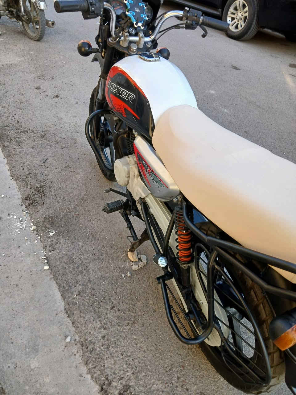 بوكسر مديل ٢٣ كفاله عامه 
مكاني بغداد بل بياع 
السعر ٨٥٠قفل قفل 
الرقم ***********
ملاحضه المكينه الي بيه مديل ٢٥ 
وبيه ضمان بعد ٦ تشر
