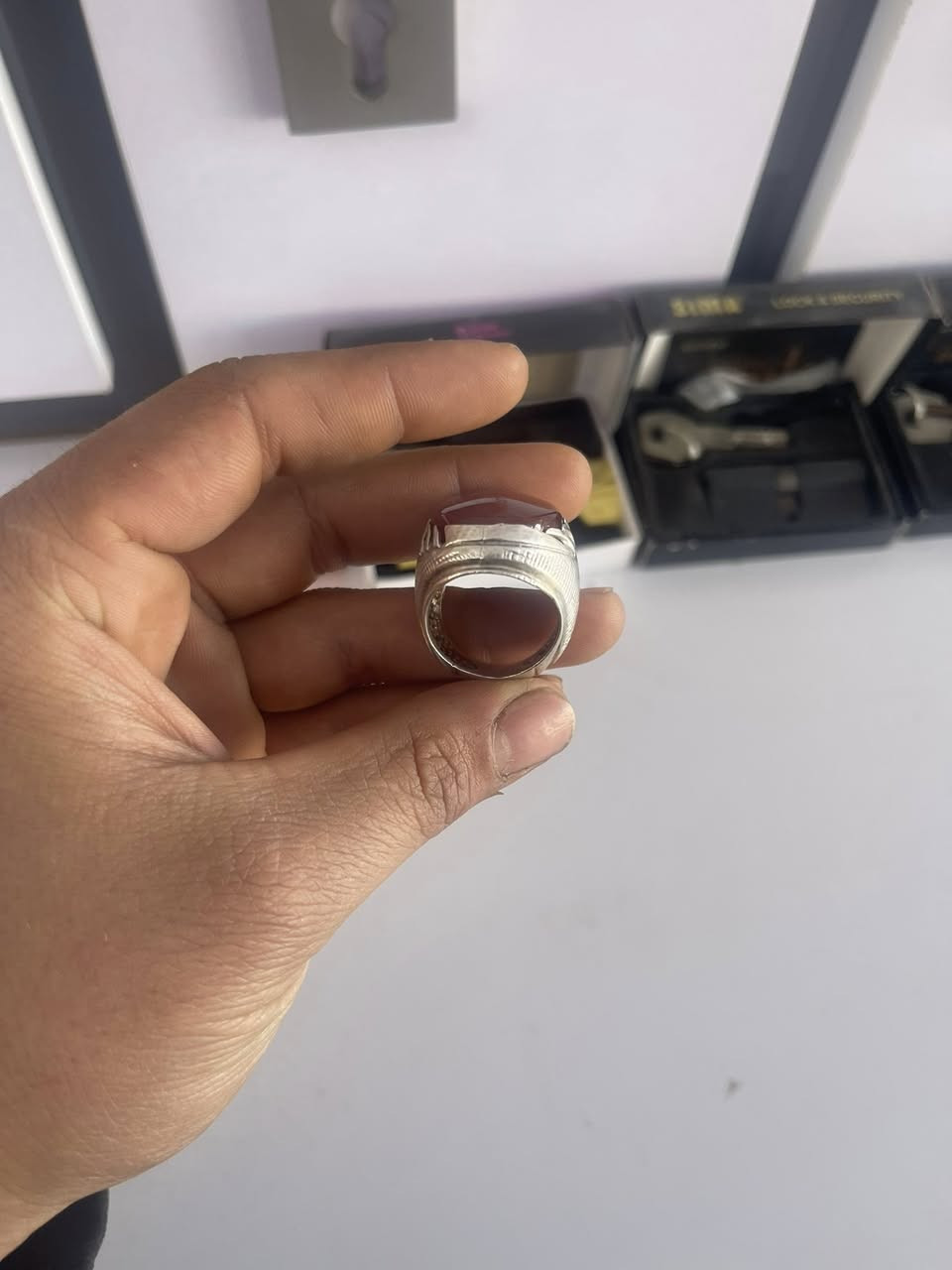 السلام عليكم عقيق يماني كبدي فضه ٩٢٥وزن الخاتم ٢٨.٦٥
قياس الخاتم ٢٤/٢٣ السعر ١٢٠ الف


**إذا كنت صاحب هذا الإعلان وتريد حذفه لأي سبب، رجاءا أرسل رسالة إلى الدعم الفني**