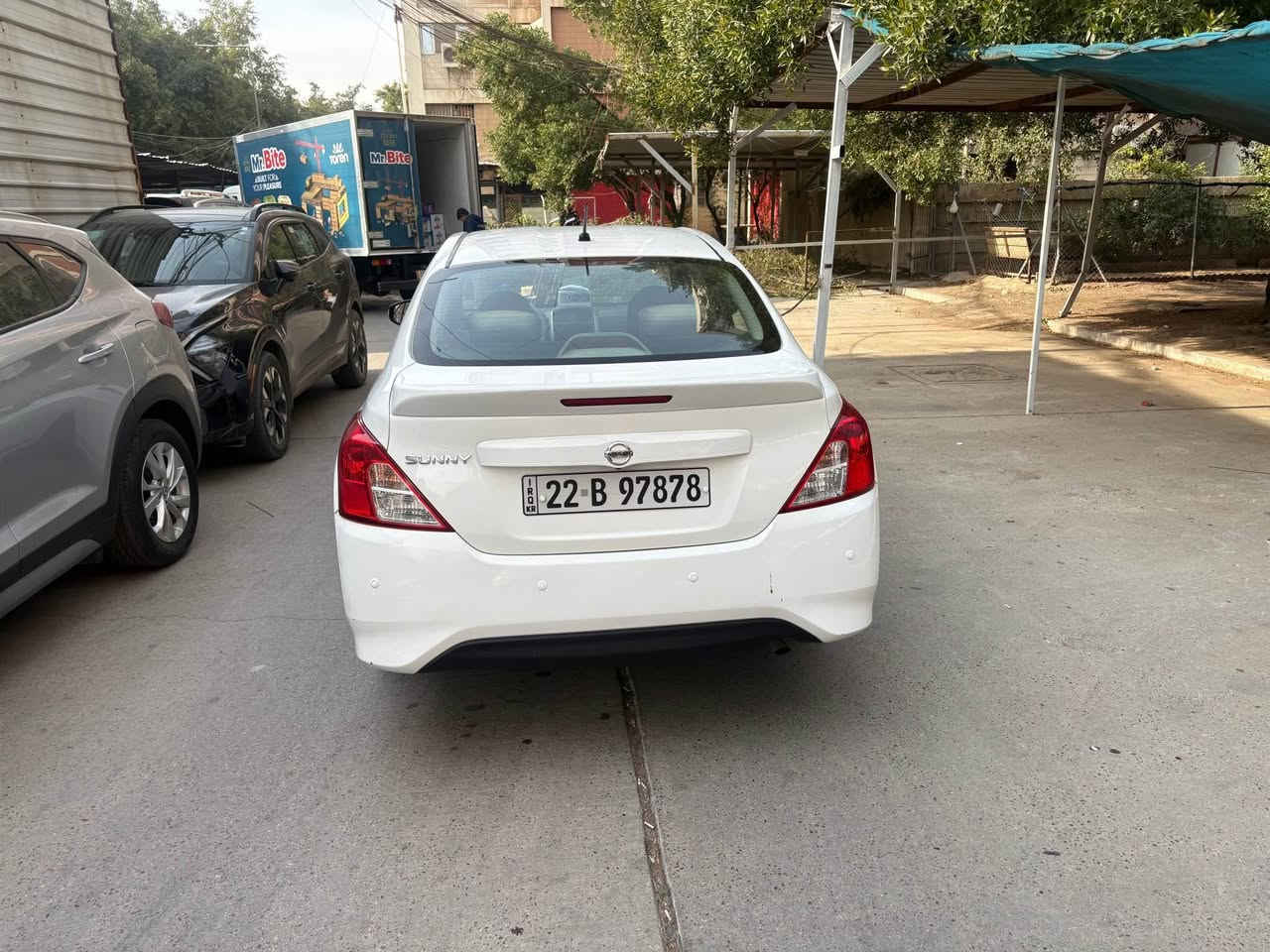 السلام عليكم
سني موديل 2024 كفاله عامه
مواصفات شاشه وكامره تبريد قطعتين 
امامي وخلفي اشاره بالمرايه بلوجكترات 
السياره بعده على وضع الشركه جديده
السبير والكبات بعدهن جدد ماشيه 54 كم
بسم شركه تحويل او وكاله مظمون 
السعر 123$ مكانه بغداد استلام شركه 
*********** بغداد, العراق
