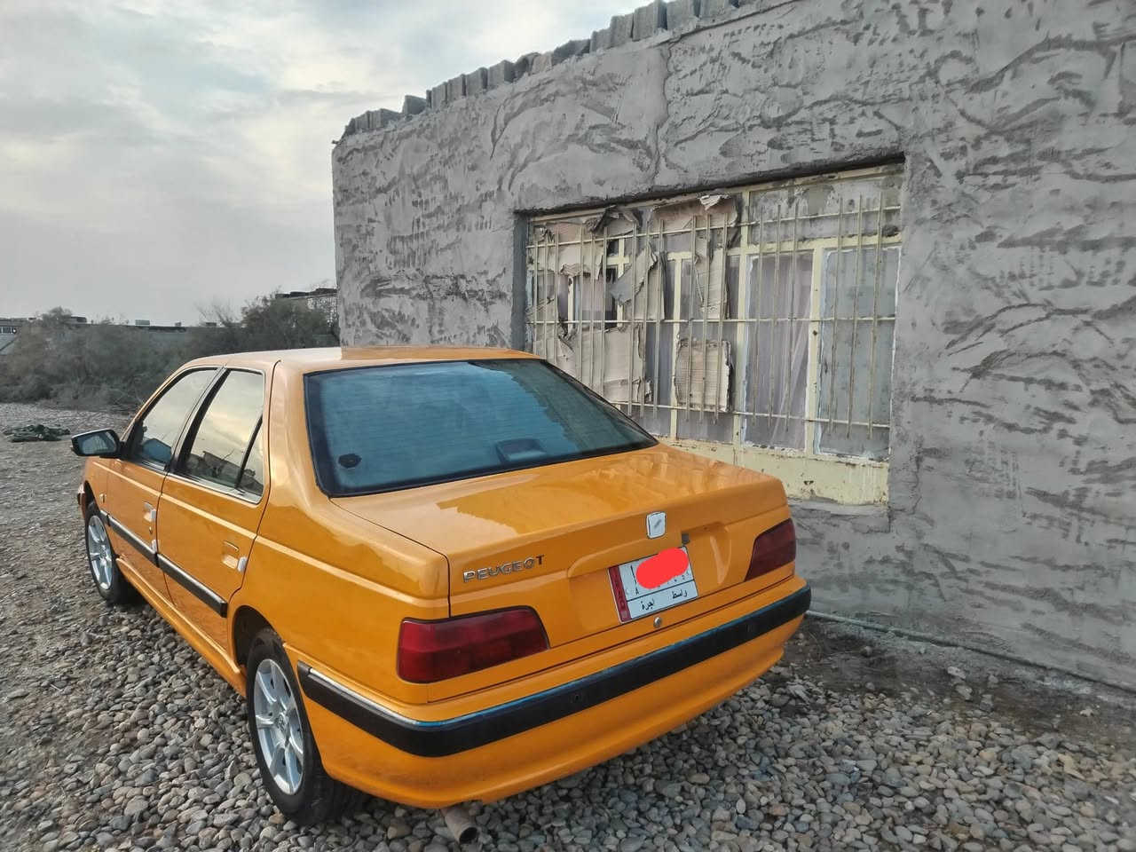 بسم الله الرحمن الرحيم السلام عليكم بيجو بارص 2020مكفوله بس هاي الطخه بالجاملغ موضحه بالصوره السياره محجوزه ينفك الحجز 2026شهر الثامن بعد شهر السعر 65وبيه مجال ***********
