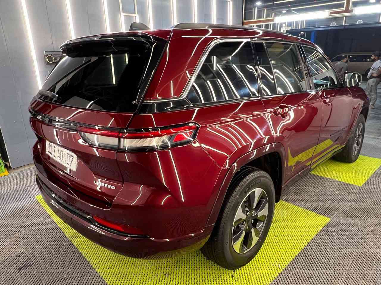 سلام عليكم جيب تريل هوك هايبرد بلكن
2022

للبيع او لمراوس 

ماشيه 61 كليو متر  

3 شاشات. 

فول. مواصفات وعليها رقم مميز . 

الحادث. سرقه قطع وشادين نفس لون بدون قطرة صبغ بدون ايرباك

العنوان بغداد البياع معرض الخير .. 

السعر 26 ونص وبيها مجال للاستفسار ع رقم ***********
