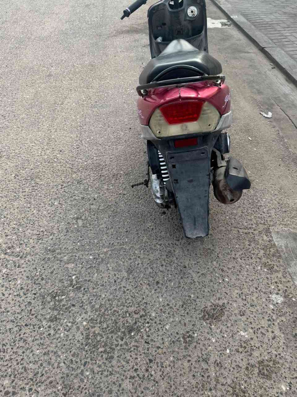 السلام عليكم دراجة ماكس قجمة بلاد ما مفتوحة 49 البصرة الحيانية ***********السعر 550 وبي مجال حك جيتك
