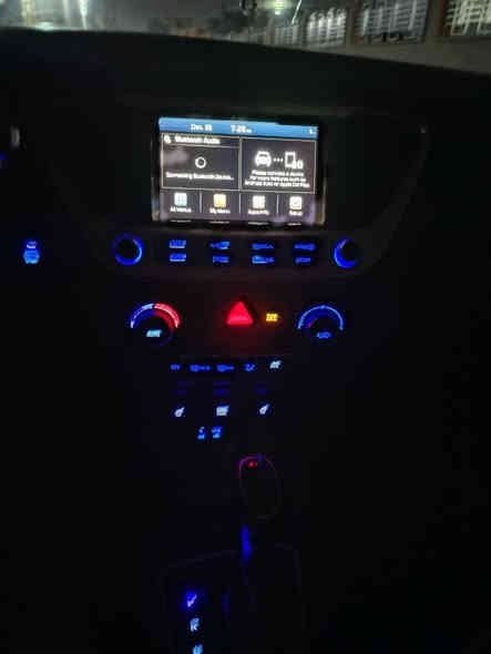 هونداي أكسنت 2021 وارد أمريكي نينوى
ضررها موضح بالصور معدل بارد فقط السيارة على وضع شركة السيارة مكفولة من المعجون  
بصمة +تبريد شاشة +دخول ذكي+كاميرة 
المسافة المقطوعة 64361 ميل قابلة للزيادة
***********
***********
