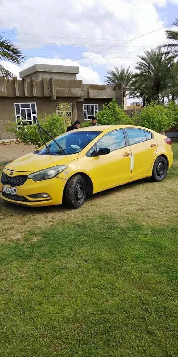 السلام عليكم سيراتو موديل 215 خليجي محرك 1600مكينه بيهه تنقيص ستفسار ع رقم مامتواجد ع فيس *********** 》***********
