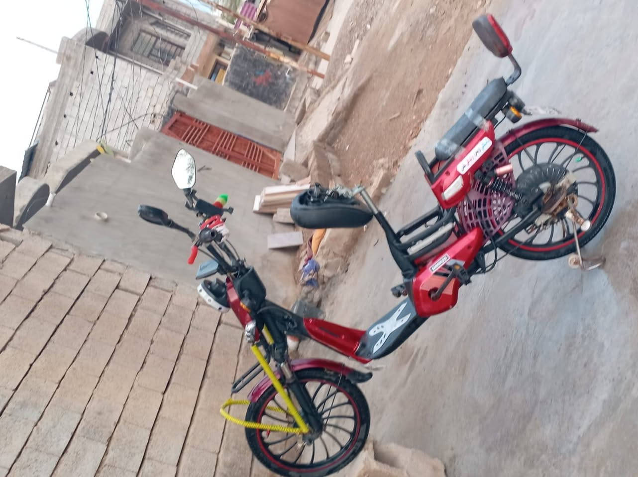 السلام عليكم ورحمة الله وبركاتة شباب دراجه شحن موديل 24دراجه تخبل حلوه كهربائيات شغاله بصمه عدد 2سويجات عدد 2 تشغيل عن بعد كلشي جديد بطاريات بلكارتون جدد يكطع مسافه الدراجه تخبل رايدهه ب180قفل رقمي واتساب فقط***********
