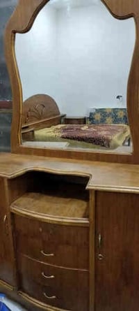 غرفة خشب صاج • للبيع • الديوانية