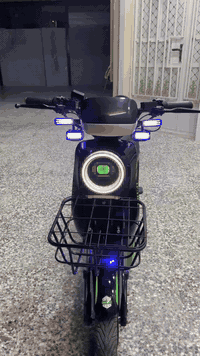 السلام عليكم دراجه شحن R9 جديده موديل 26اخت زيرو بطاريات 5زغار لصلايات  مكفوله كفاله عامه سعر 450 عنوان بغداد جسر ديالى القديم   . ***********
